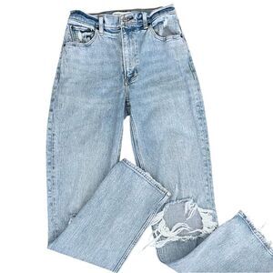 Abercrombie & Fitch 90’s Straight Ultra High Rise Distressed Jeans